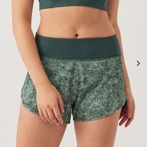 Outdoor Voices Hudson Short 2” Inseam - Pebbled Evergreen Size Small